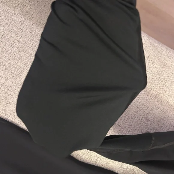 LG Black Compression Leggings - Picture 4 of 5